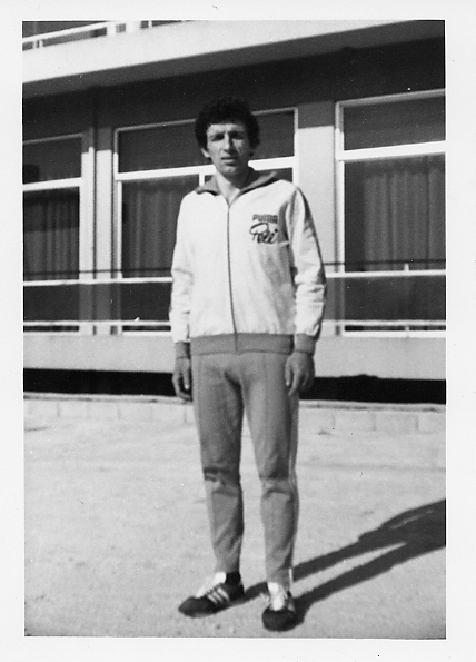 Ο πρωταθλητής Ελλάδας Ευάγγελος Παύλου (3000μ. στιπλ και δρόμοι αντοχής 5000μ. και 10000μ.) πρώην του ΑΓΣΙ και τότε του Πανιωνίου Γ.Σ. που πήρε μέρος στον Μπιζάνιο Δρόμο